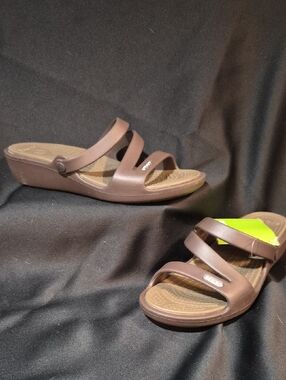CROCS Women's Brown Wedge Slide Sandals